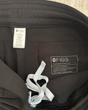  7 Figs Technical Collection Scrubs Pants Cargo Pants  1 V Neck Matching Top