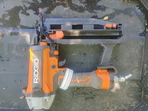 RIDGID R150SFF3 18-Gauge Straight Pneumatic Finish Stapler, 125 PSI