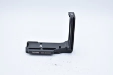 Sirui TY-D500L L-Bracket for Nikon D500 Cameras (1/4" Mount Screw) with Hex Key