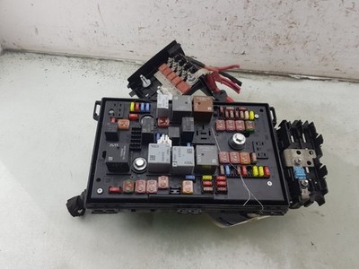 FUSE BOX FUSE BOX Opel Astra J GTC (PD2/PF2) 2012 13368640 / 39065973