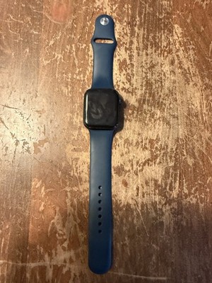 Apple Watch SE 2nd Gen [GPS 44mm case] Smartwatch Watch, Midnight