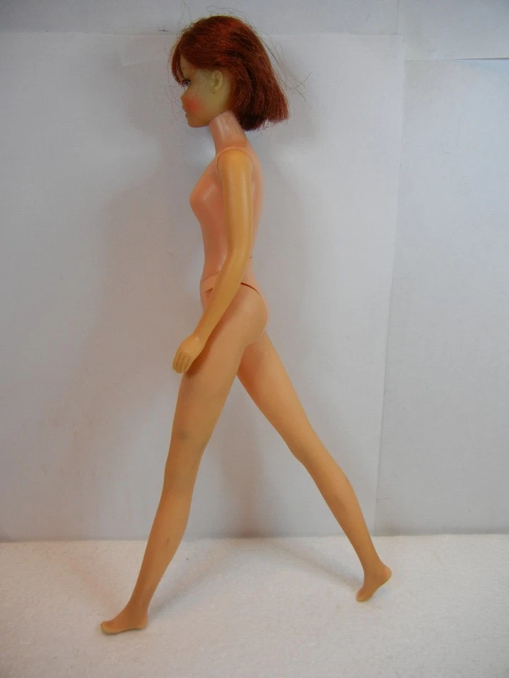 Barbie Casey #1180 Titan pelo rojo vintage TNT CON traje de baño original Foto 3 de 4