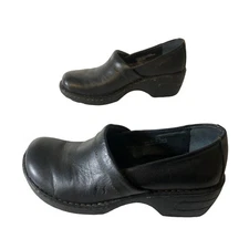 Born Leather Black Slip On Clogs Womens Size 7.5 Comfort Sole Shoes W31754