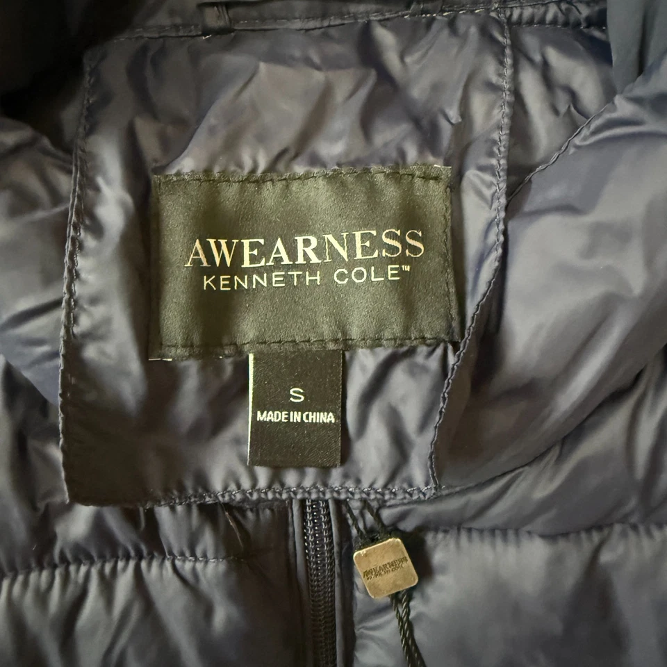 Chaqueta acolchada azul marino Kenneth Cole para hombre talla pequeña Foto 4 de 4