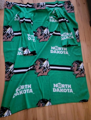 #ad 🏒 Official Fighting Sioux UND Hockey WEARABLE Fleece Blanket North Dakota Comfy $94.99