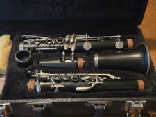 Pre-owned Clarinet Unbranded Or By Vespro Black and Silver Tone. Has Case Read