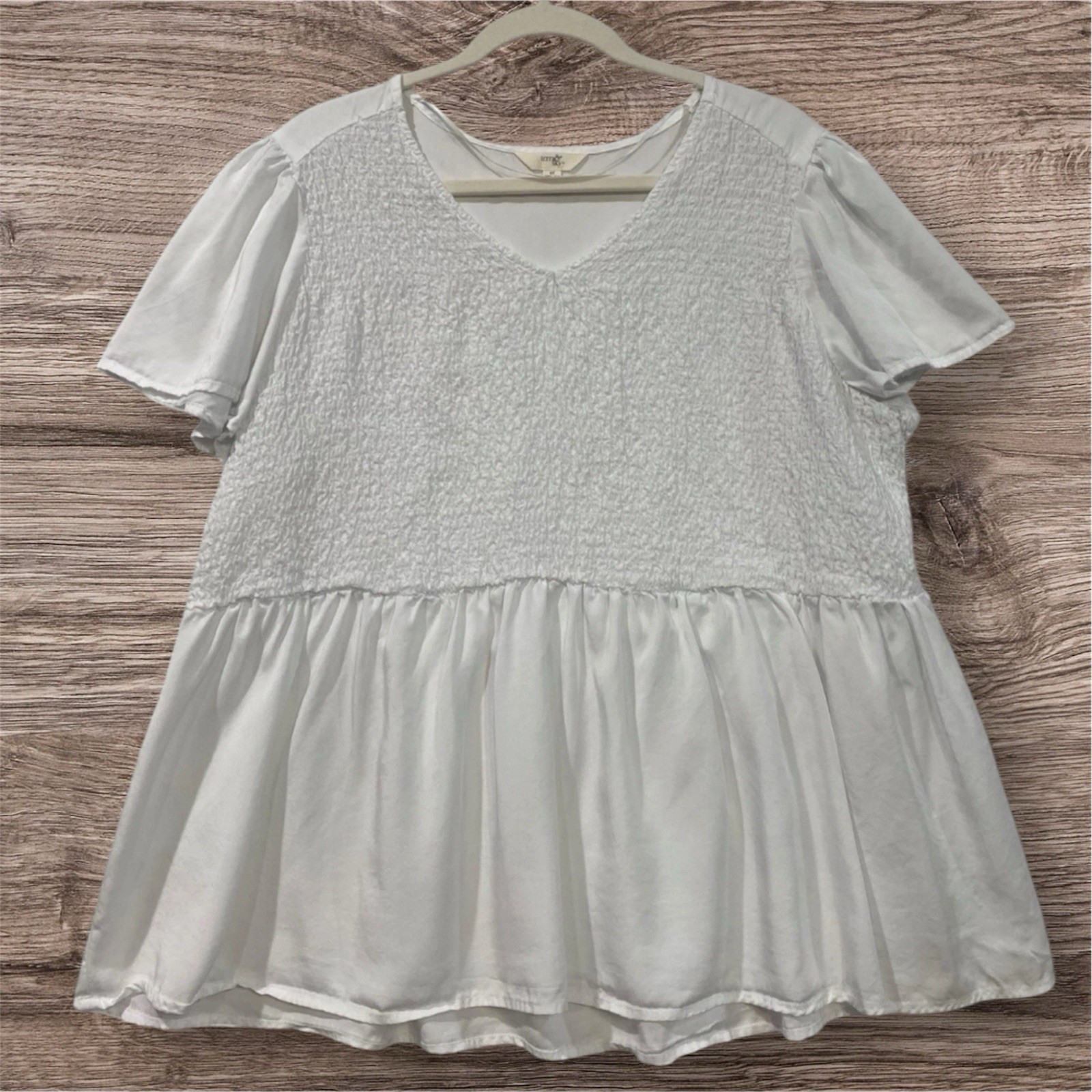 Terra & Sky Womens Smocked Peplum Top Size 1X Classic White Summer Chic