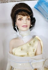 Jackie Kennedy Golden Gala Franklin Mint porcelain Heirloom Doll Original Box