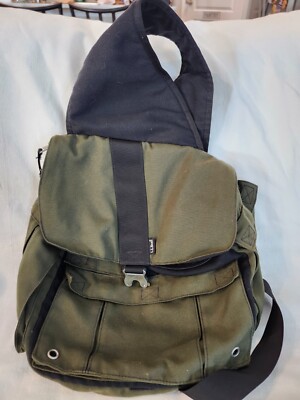 GREEN LLBEAN CROSSBODY MESSENGER BAG