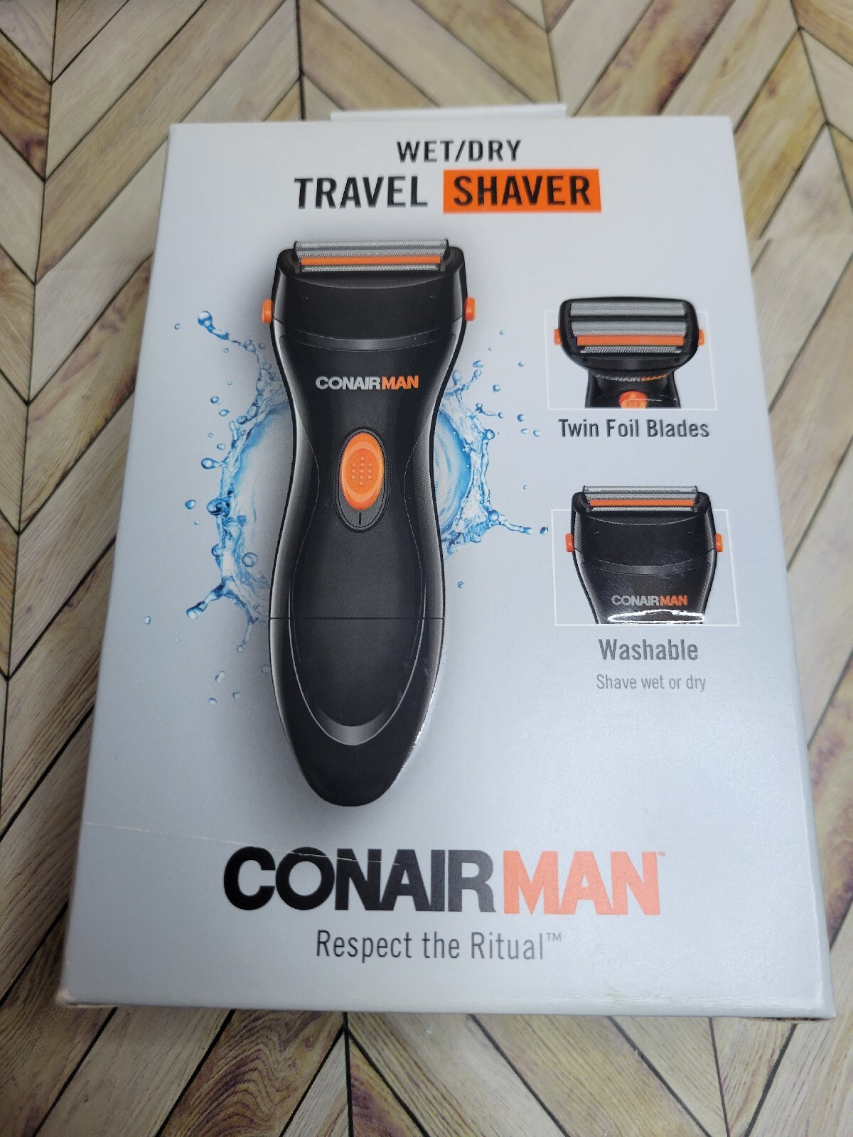 CONAIR MAN Hair Beard Compact BATTERY WET/DRY Twin Foil Blades TRAVEL SHAVER