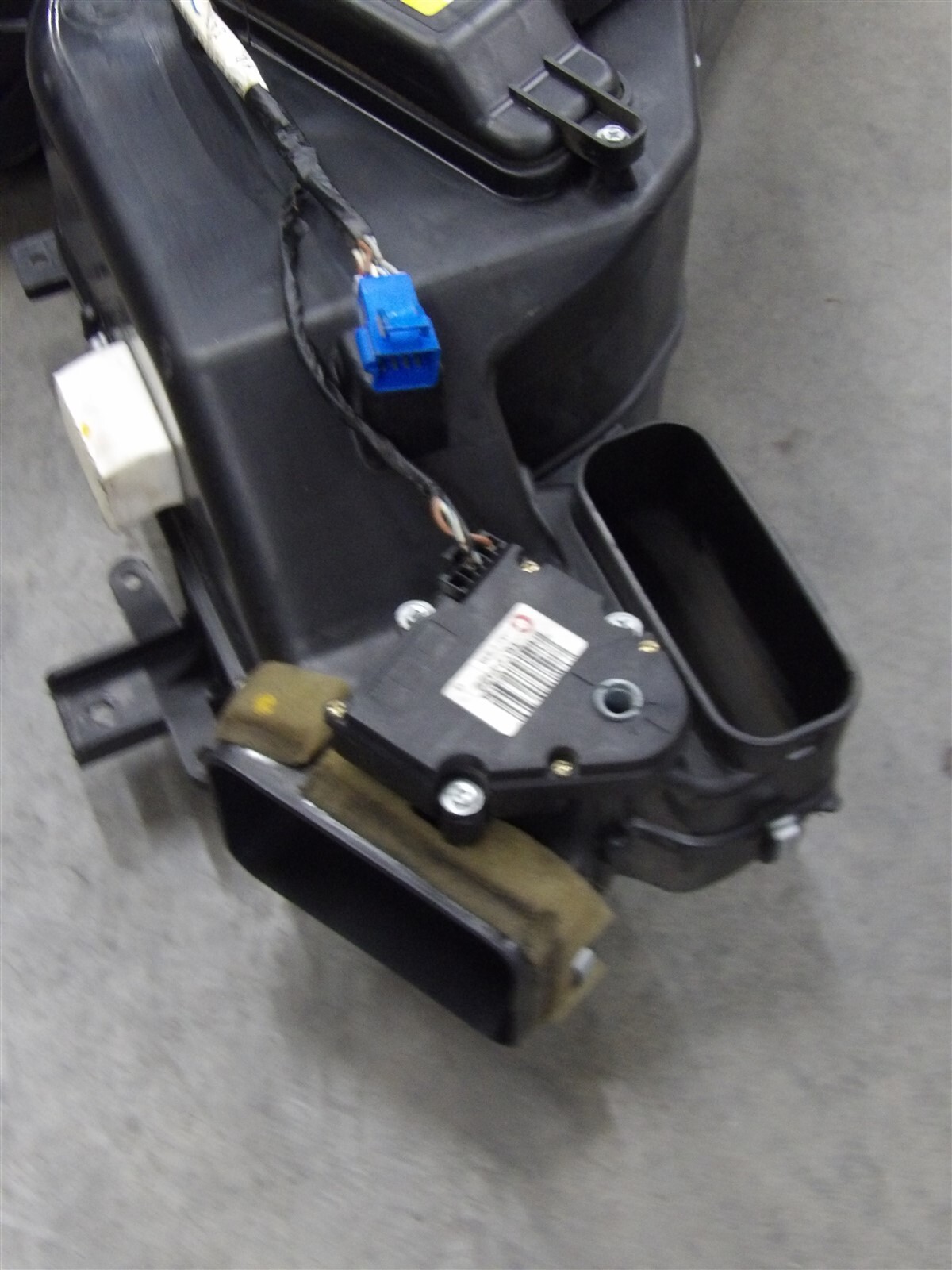 REAR Heater AC Box HVAC 15070509 Chevy Suburban Tahoe Yukon XL 2000