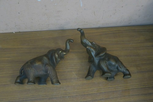 Coppia di antiche statuine elefante in ghisa - bronzo fermalibri tronco fino a 5" - Foto 6 di 6