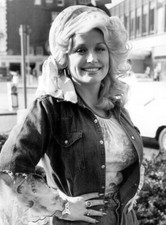 Dolly Parton Unsigned 8" x 6" Photo - Beautiful singer and actress *6