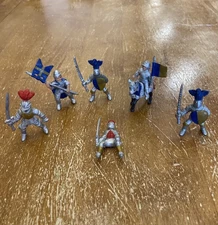 7 SAFARI Ltd MEDIEVAL KNIGHTS & HORSE Mini FIGURES Toy ARMY 2" Miniatures LOT