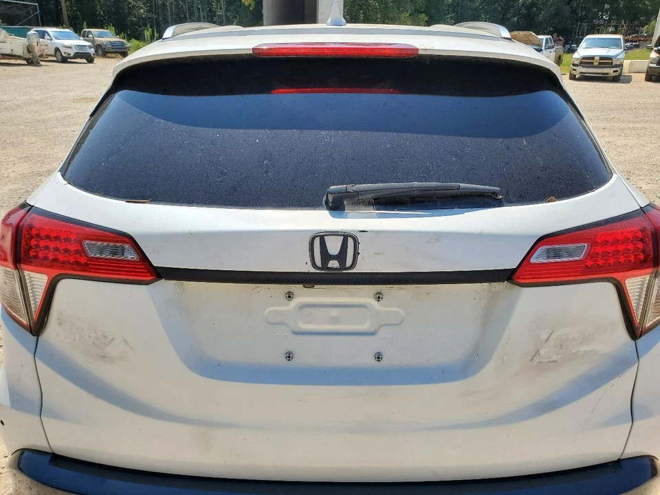 Silenciador trasero Honda HR-V 2021 OEM Foto 4 de 4