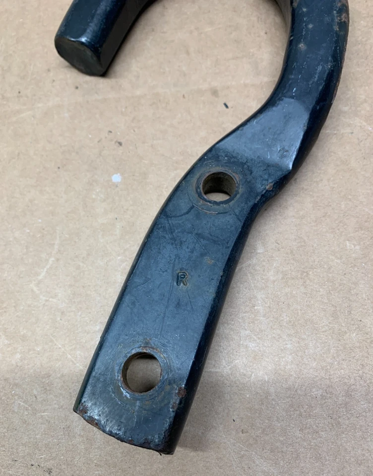 Camión Chevy GMC C/K 1500 1988-1999 usado exterior suburbano gancho de recuperación delantero derecho Foto 4 de 4