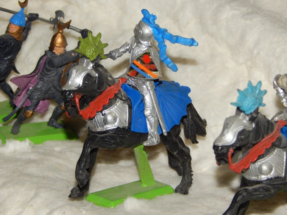 De colección 6 Britains Ltd 1971 Detalle Medieval 3 Luchadores y 3 Caballeros con Caballos Foto 2 de 4