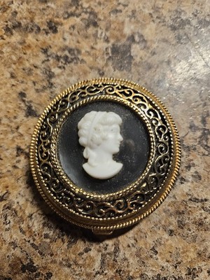 vintage Max Factor Cameo Compact, likely from 1950s to 1970s.