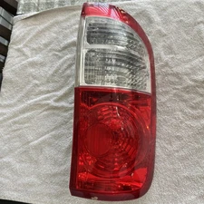 Tail Light Assembly TOYOTA TUNDRA Passenger Side Right 05 06