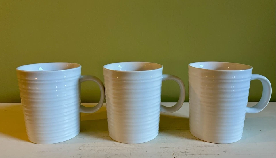 Juego de 3 tazas blancas Better Homes & Gardens Anniston usadas en excelente estado Foto 4 de 4