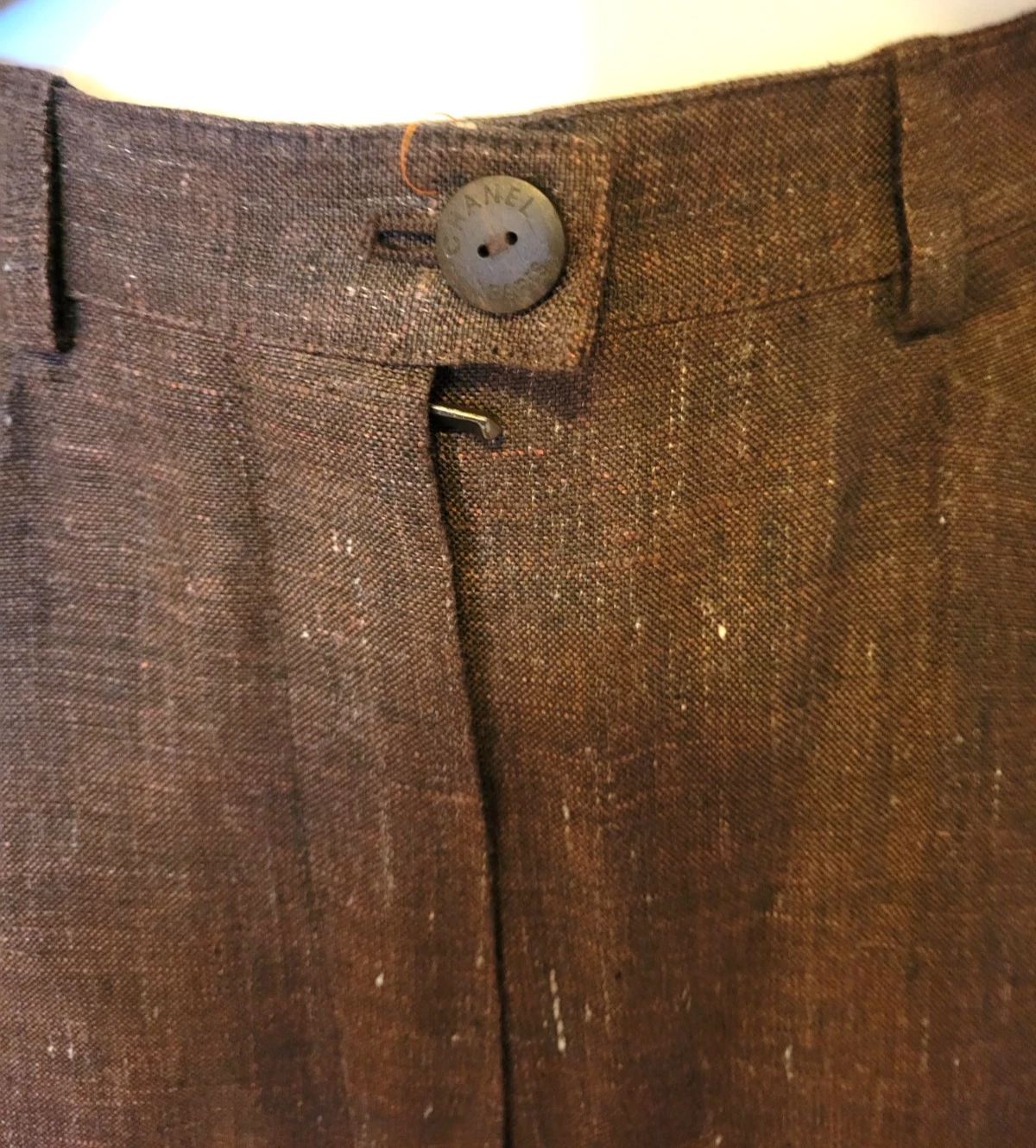 AUTENTICA TUTA LINO MARRONE CHANEL 2000 GIACCA CROPPED PANTALONI GAMBA LARGA LOGO BOTTONI 36