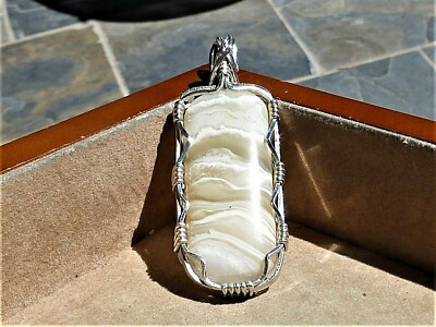 Handgefertigter natürlicher gebänderter Onyx in Sterlingsilber ANHÄNGER (Stein 47,95 TCW)