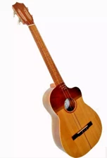 Cuatro Venezolano Larense Media Luna Instrumento Musical Semi Profesional