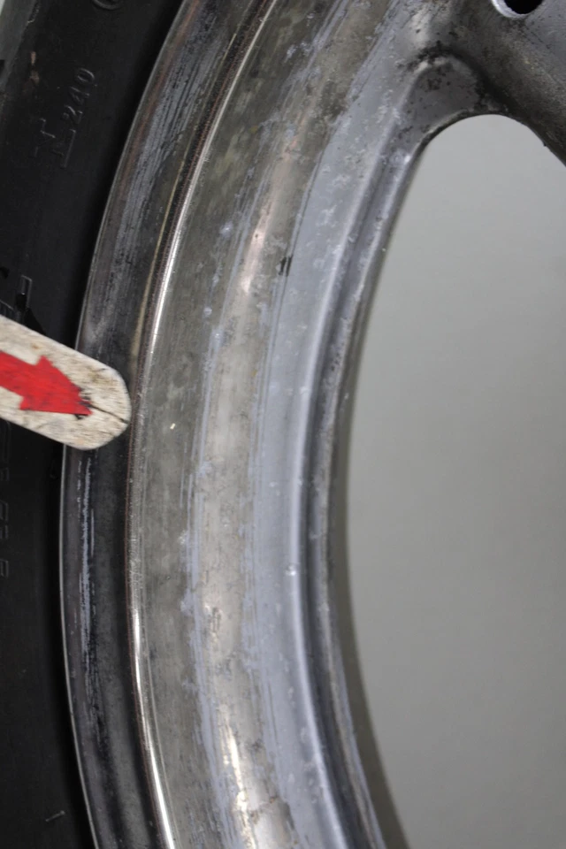 Llanta delantera Suzuki GSXR750 GSX-R750 1998-1999 Foto 3 de 4