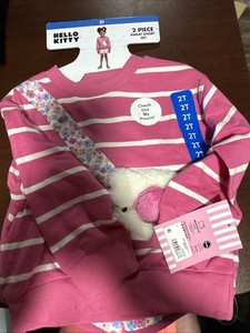 Hello Kitty 2-pc Girl 2T Sweatshirt Shorts Fluffy Cat Pouch  NWT