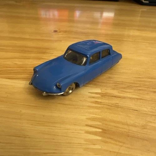 LEGO 1:87 HO Scale - Citroen DS19 - blue