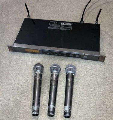 Samson Dual Wireless System UR6DX with 3 Shure SM58 Microphones  UH6X & pwr cord