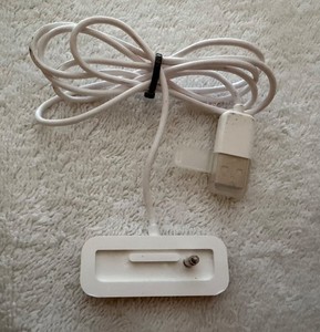Apple iPod Shuffle 2nd Generation Genuine USB Dock Cradle FREE SHIPPING