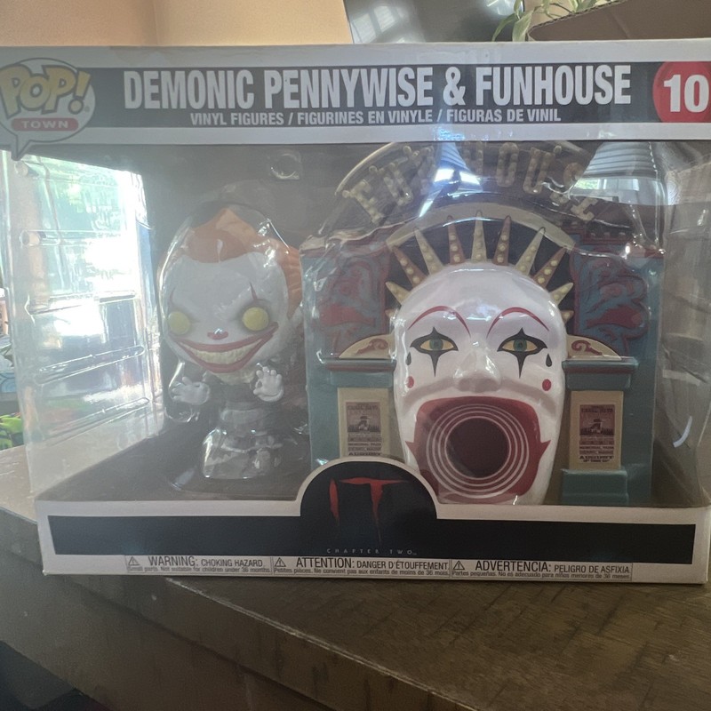 Funko Pop! Town It: Chapter Two Demonic Pennywise & Funhouse #10 2-Pack