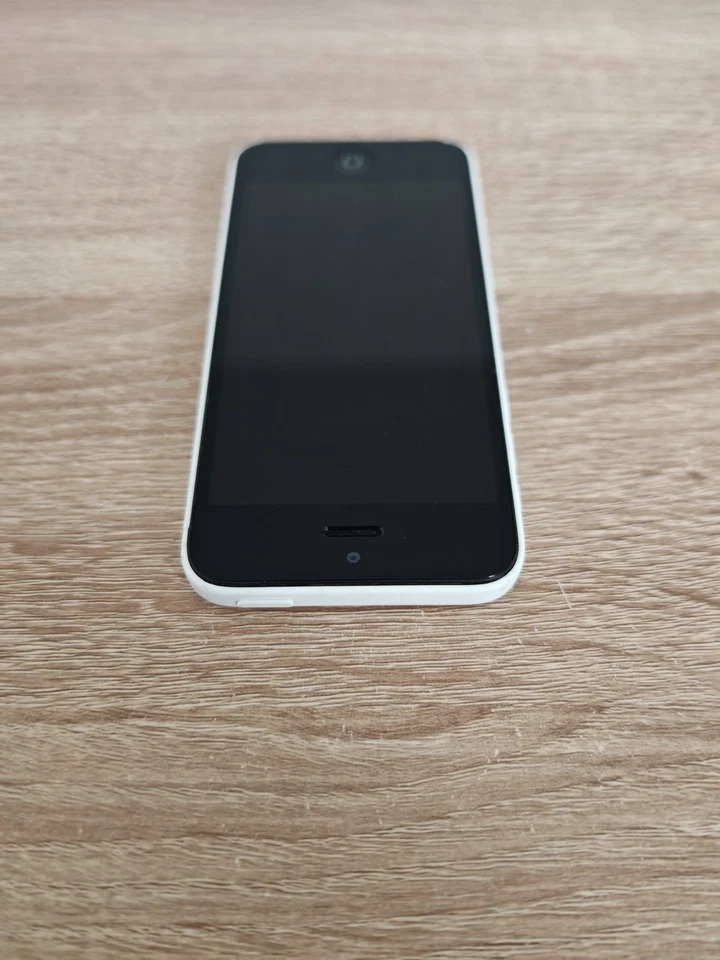Apple iPhone 5c A1529 16GB - White (O2) - Image 3 of 4