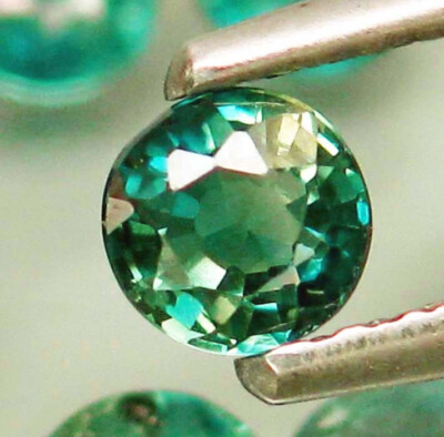 1 SAPHIR (VS) Blau - Grünn 4,0mm Rund