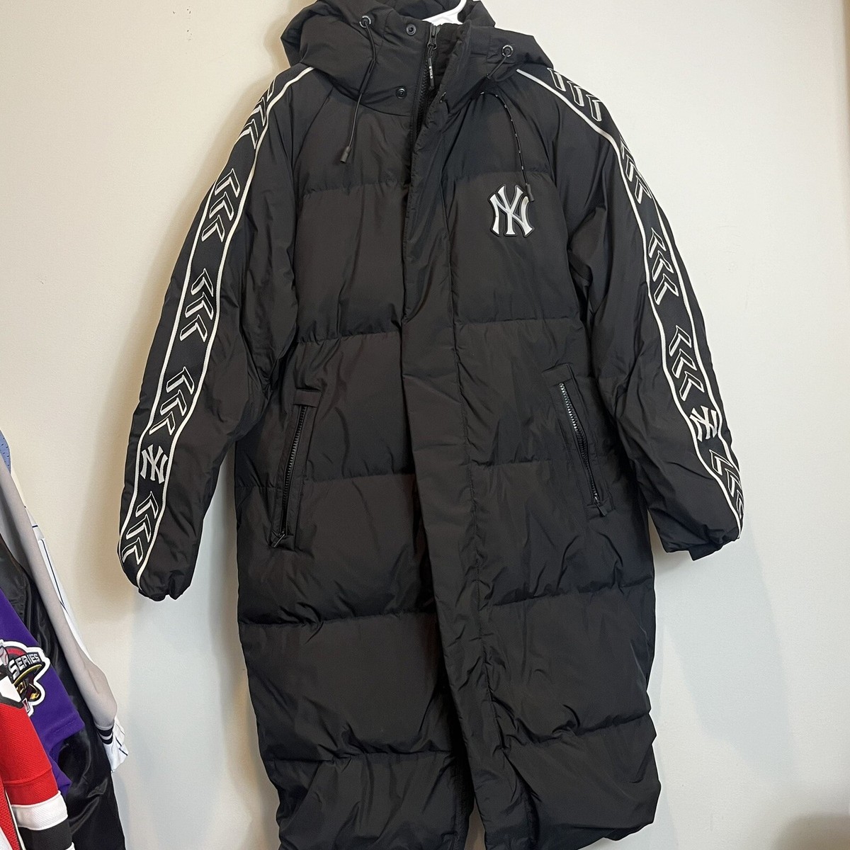 MLB New York Yankees Unisex Black Goose Down Parka Full Zip MLB New York Yankees Unisex Black Goose Down Parka Full Zip