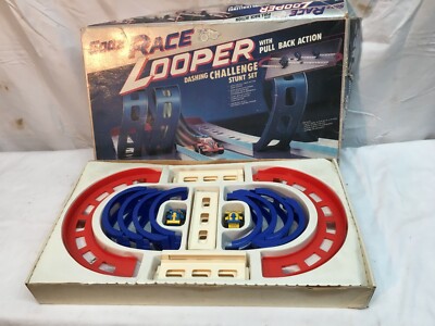 Race Looper Dashing Challenge Stunt Car Pull Back Action Race Track