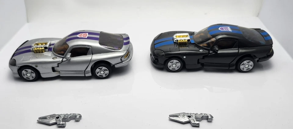 BotCon 2003/OTFCC/Figuras de convención: ruleta y golpeador de sombras Foto 3 de 4