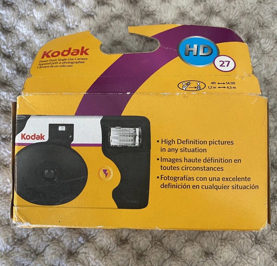 Kodak Single Use Power Flash HD Disposable Camera 27 exposure EXPIRED 04/2013 - Image 2 of 4
