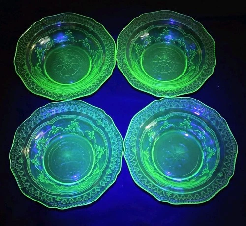4 Uranium FEDERAL GLASS CO PATRICIAN SPOKE 5" DIAMETER BERRY FRUIT DESSERT BOWLS