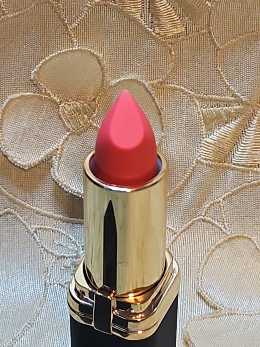 Rouge à Lèvres L'Oréal Paris - Teinte Blake's Delicate Rose, Effet Brillant Repulpant, SPF, 3.5ml, Neuf