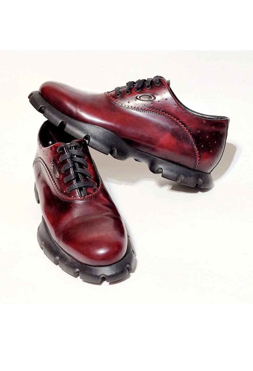 Oakley Tuxedo Men display picture 1