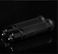 7/8" 22MM CNC Motorcycle Hand Grips Racing Handlebar Grip For HondaYamaha Suzuki