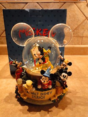 WALT DISNEY STUDIOS MICKEY MOUSE THROUGH THE YEARS SNOWGLOBE WITH BOX