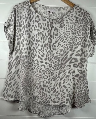 New Directions Studio Gray White Animal Print Top Womens Medium Short Sleeve