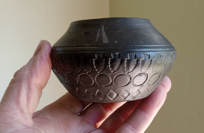 BIGMEAT CHEROKEE NC SIGNED BLACK POTTERY BOWL ARROWHEAD DESIGN