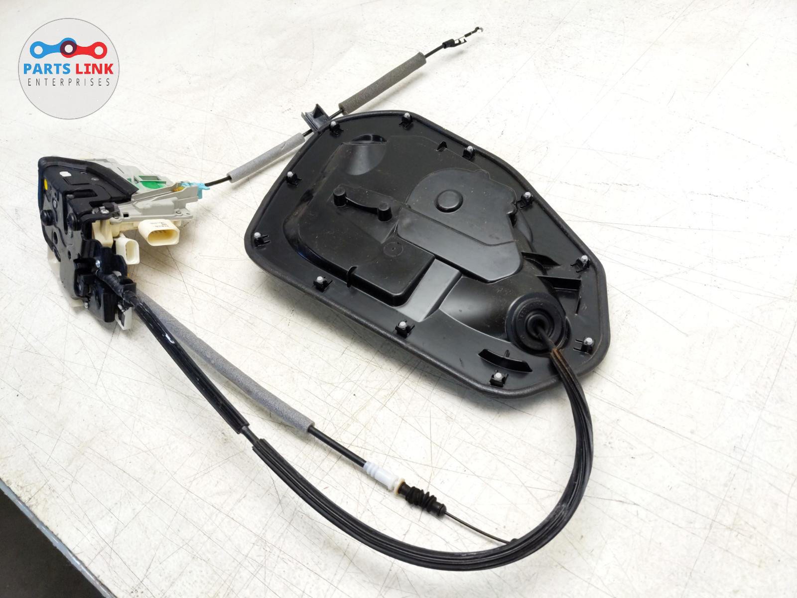 2016-20 BENTLEY BENTAYGA REAR LEFT DOOR LOCK LATCH ACTUATOR MOTOR ASSEMBLY 636
