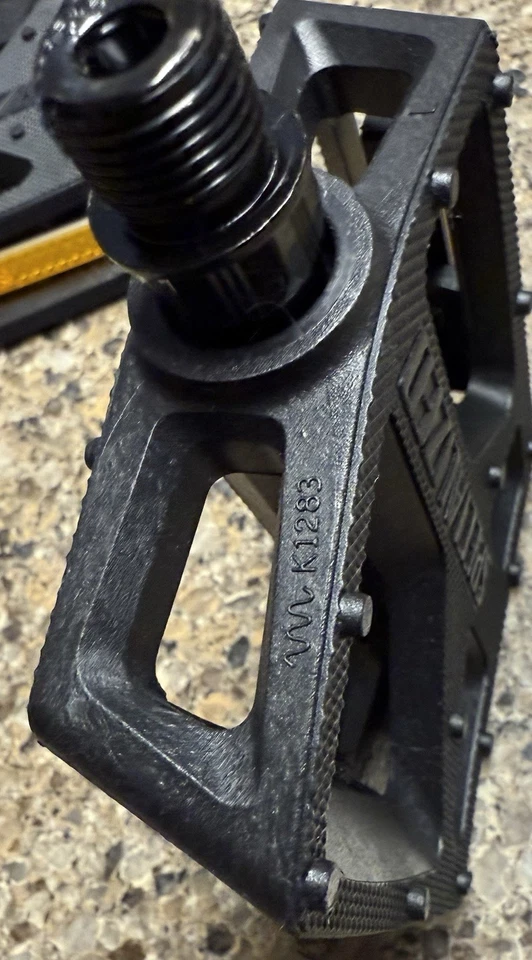 Specialized SBC-54 Flat Platform Pedals 9/16" Mountain Bike Cycling Pedals K1283 - Image 2 of 4