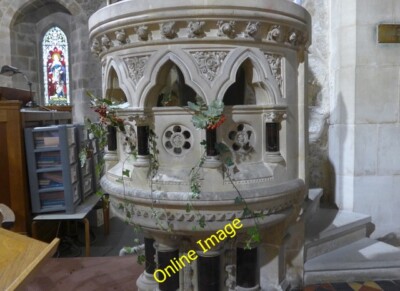 Photo 6x4 Inside All Saints, Freshwater (r) Afton/SZ3486  c2014