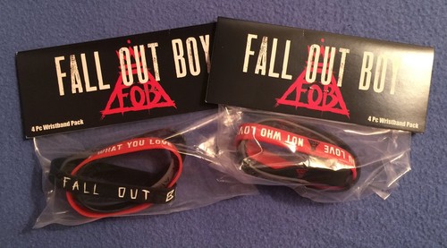 MENGE (2) NEU 4er-Pack AUTHENTISCHE FALL OUT JUNGE Gummiarmbänder Armbänder